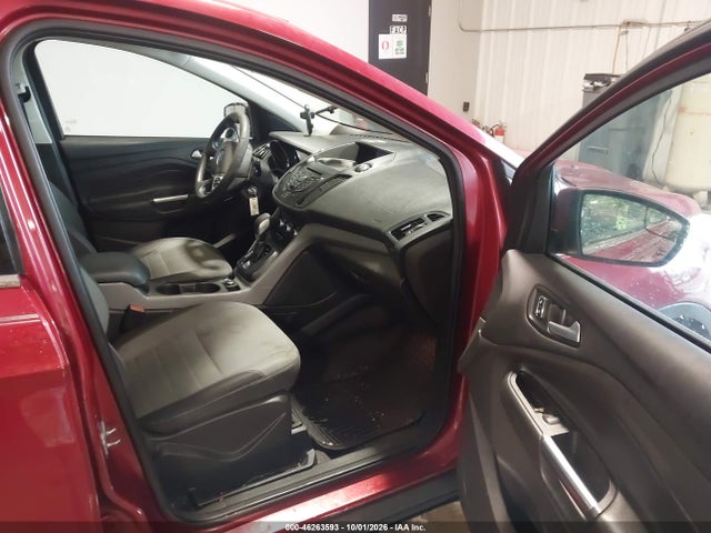 46263593 :رقم المزاد ، 1FMCU9GX2FUB58247 vin ، 2015 Ford Escape Se مزاد بيع