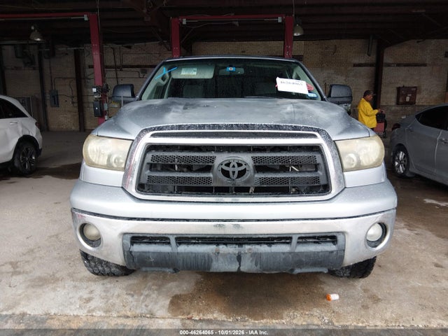 46264065 :رقم المزاد ، 5TFRM5F15BX020652 vin ، 2011 Toyota Tundra Grade 4.6l V8 مزاد بيع