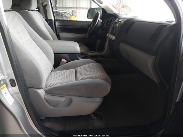 46264065 :رقم المزاد ، 5TFRM5F15BX020652 vin ، 2011 Toyota Tundra Grade 4.6l V8 مزاد بيع