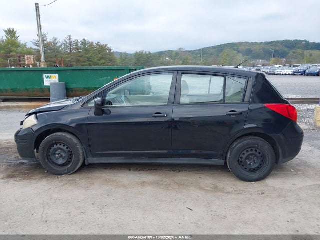 46264189 :رقم المزاد ، 3N1BC13E58L381097 vin ، 2008 Nissan Versa 1.8s مزاد بيع