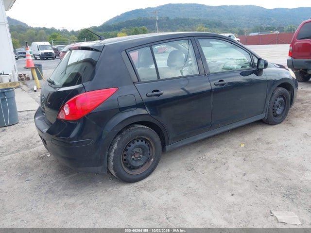 46264189 :رقم المزاد ، 3N1BC13E58L381097 vin ، 2008 Nissan Versa 1.8s مزاد بيع