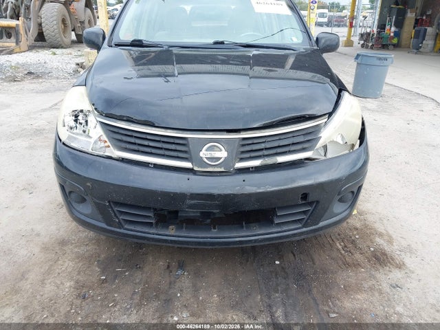 46264189 :رقم المزاد ، 3N1BC13E58L381097 vin ، 2008 Nissan Versa 1.8s مزاد بيع