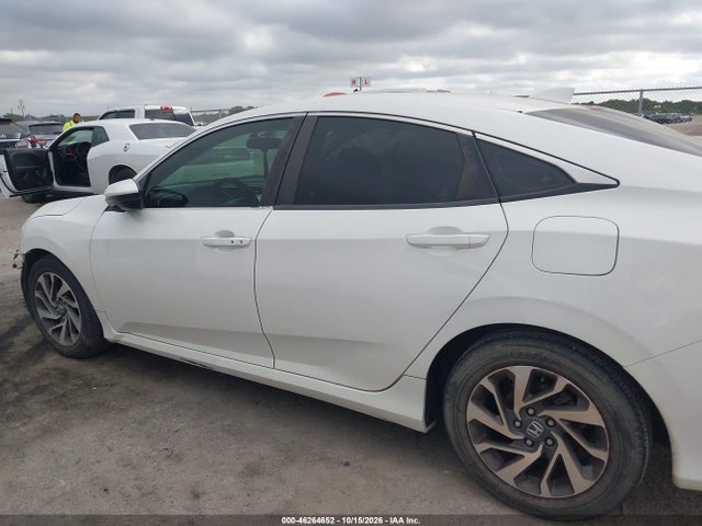 Продажа на аукционе авто 2018 Honda Civic Ex, vin: 19XFC2F74JE020245, номер лота: 46264652