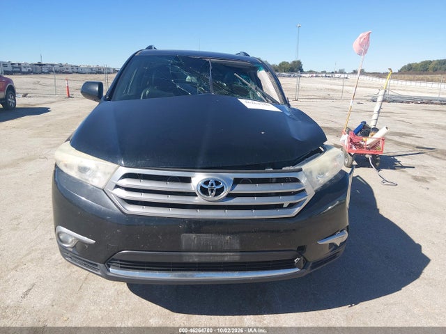 46264700 :رقم المزاد ، 5TDBK3EH3DS236454 vin ، 2013 Toyota Highlander Se V6 مزاد بيع