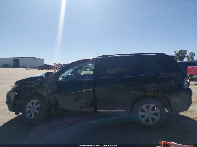 46264700 :رقم المزاد ، 5TDBK3EH3DS236454 vin ، 2013 Toyota Highlander Se V6 مزاد بيع