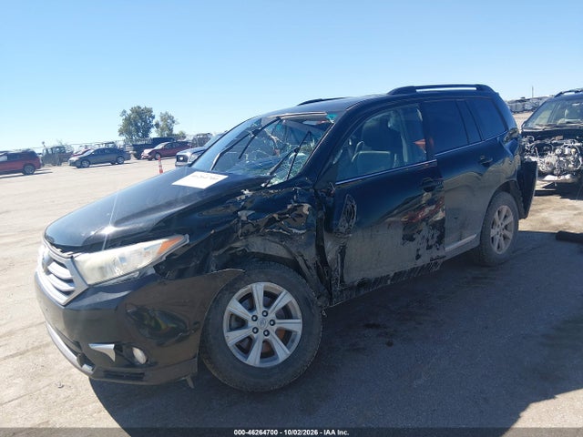 46264700 :رقم المزاد ، 5TDBK3EH3DS236454 vin ، 2013 Toyota Highlander Se V6 مزاد بيع