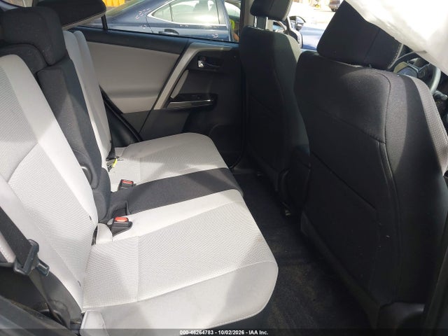 46264783 :رقم المزاد ، 2T3RFREV4JW738699 vin ، 2018 Toyota Rav4 Adventure مزاد بيع
