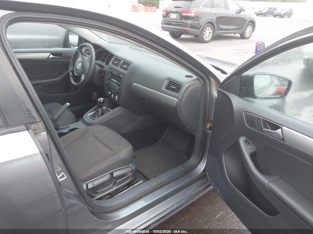 46264830 :رقم المزاد ، 3VWD17AJXFM400763 vin ، 2015 Volkswagen Jetta 1.8t Se مزاد بيع