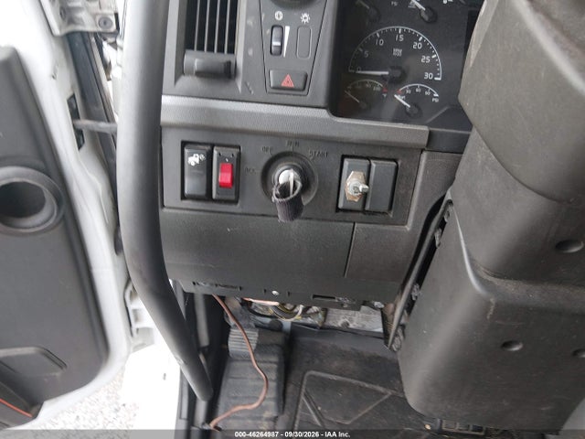 46264987 :رقم المزاد ، 4V4NC9EH3KN217410 vin ، 2019 Volvo Vnl مزاد بيع