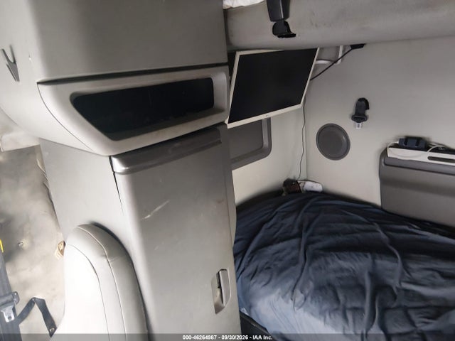 46264987 :رقم المزاد ، 4V4NC9EH3KN217410 vin ، 2019 Volvo Vnl مزاد بيع
