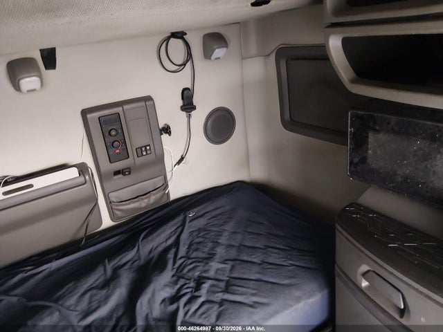 46264987 :رقم المزاد ، 4V4NC9EH3KN217410 vin ، 2019 Volvo Vnl مزاد بيع