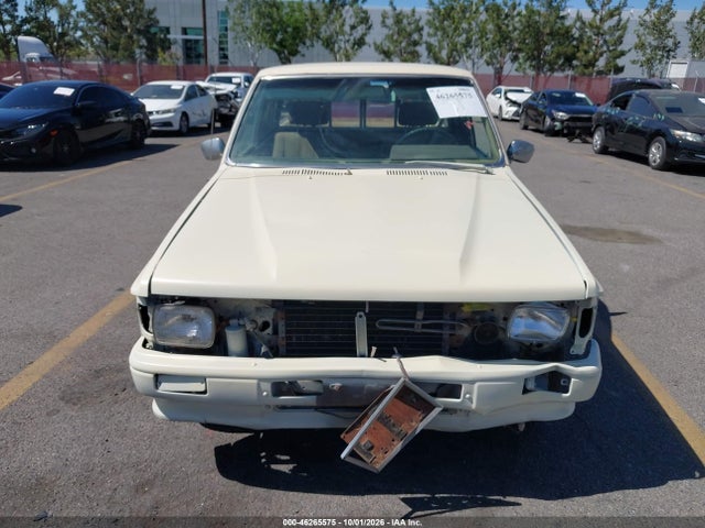 1985 Toyota Pickup Xtracab Rn56 Dlx მანქანა იყიდება აუქციონზე, vin: JT4RN56D3F5039581, აუქციონის ნომერი: 46265575