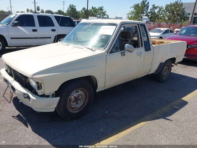 1985 Toyota Pickup Xtracab Rn56 Dlx მანქანა იყიდება აუქციონზე, vin: JT4RN56D3F5039581, აუქციონის ნომერი: 46265575