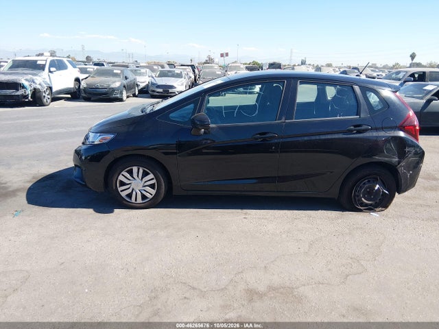 Honda FIT LX 2015 3HGGK5H58FM717677 Image 14