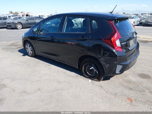 Honda FIT LX 2015 3HGGK5H58FM717677 Image 3