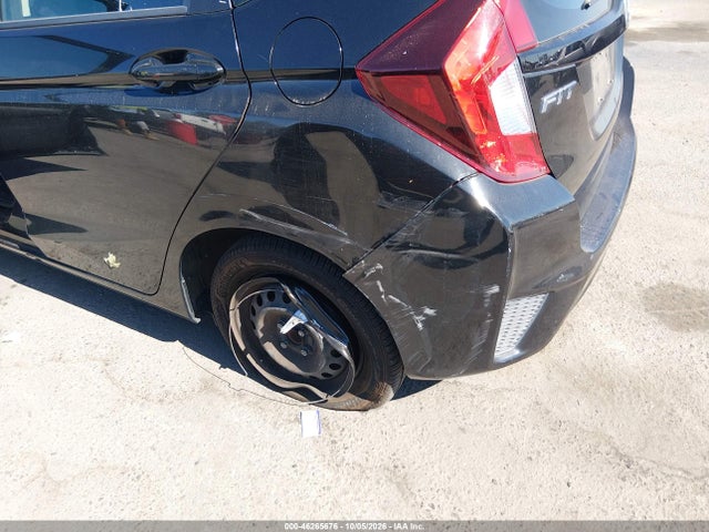 Honda FIT LX 2015 3HGGK5H58FM717677 Image 6