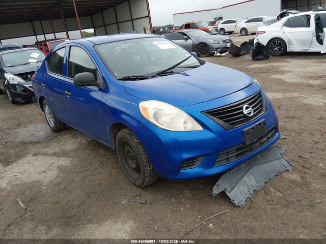 46265991 :رقم المزاد ، 3N1CN7AP9DL818826 vin ، 2013 Nissan Versa S Plus مزاد بيع