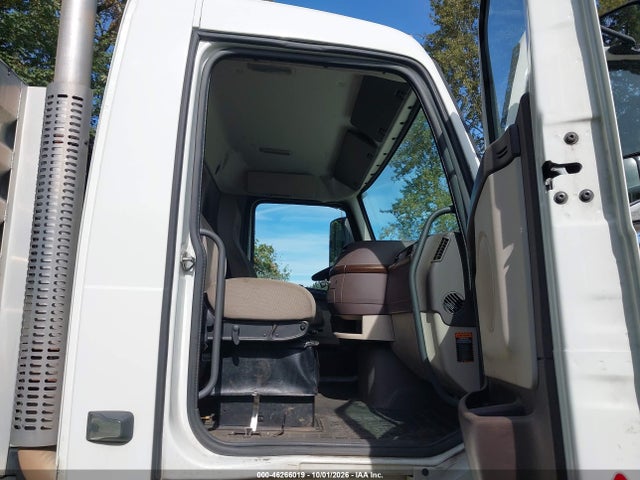 2013 Volvo Vn Vnl მანქანა იყიდება აუქციონზე, vin: 4V4NC9TK0DN147074, აუქციონის ნომერი: 46266019