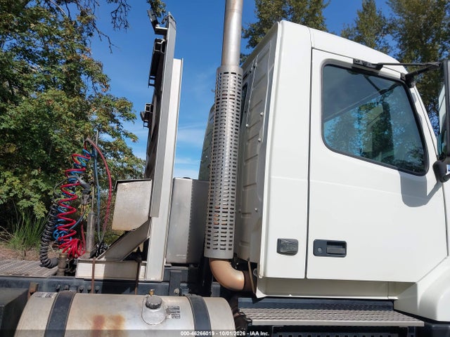 2013 Volvo Vn Vnl მანქანა იყიდება აუქციონზე, vin: 4V4NC9TK0DN147074, აუქციონის ნომერი: 46266019