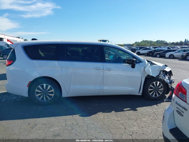 2024 Chrysler Pacifica Hybrid Select მანქანა იყიდება აუქციონზე, vin: 2C4RC1S73RR177899, აუქციონის ნომერი: 46266144