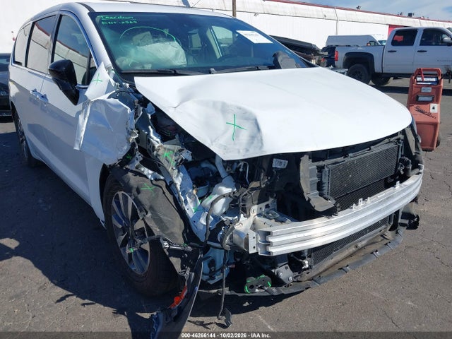 2024 Chrysler Pacifica Hybrid Select მანქანა იყიდება აუქციონზე, vin: 2C4RC1S73RR177899, აუქციონის ნომერი: 46266144