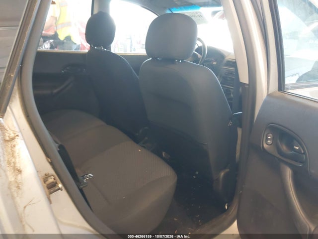 46266159 :رقم المزاد ، 3FAFP37N85R120036 vin ، 2005 Ford Focus Zx5 مزاد بيع