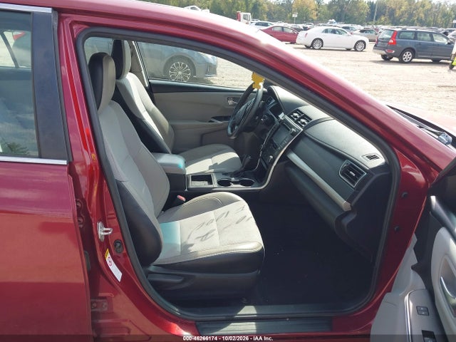 46266174 :رقم المزاد ، 4T1BF1FKXHU738765 vin ، 2017 Toyota Camry Se مزاد بيع