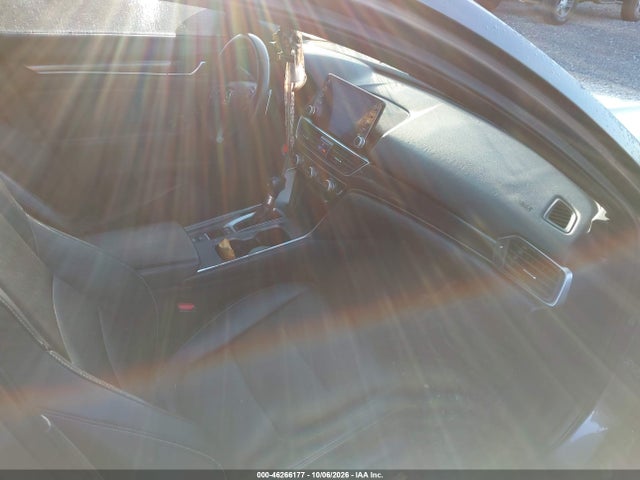 46266177 :رقم المزاد ، 1HGCV1F34JA164063 vin ، 2018 Honda Accord Sport مزاد بيع