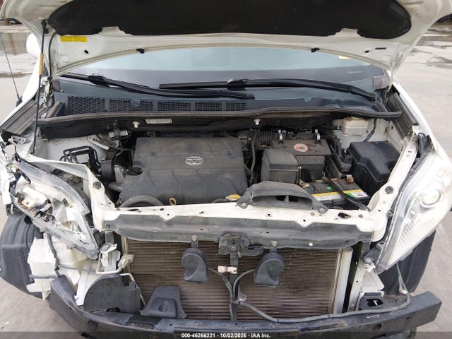 46266221 :رقم المزاد ، 5TDKK3DC9DS372528 vin ، 2013 Toyota Sienna Le V6 8 Passenger مزاد بيع