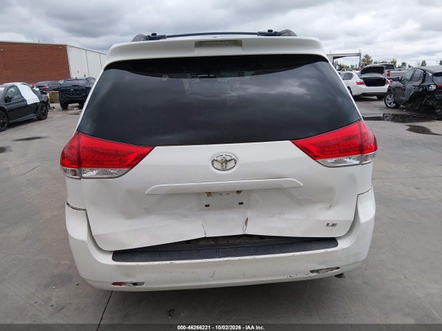 46266221 :رقم المزاد ، 5TDKK3DC9DS372528 vin ، 2013 Toyota Sienna Le V6 8 Passenger مزاد بيع