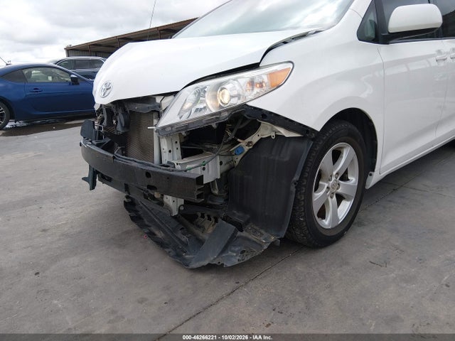 46266221 :رقم المزاد ، 5TDKK3DC9DS372528 vin ، 2013 Toyota Sienna Le V6 8 Passenger مزاد بيع