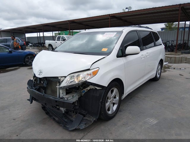 46266221 :رقم المزاد ، 5TDKK3DC9DS372528 vin ، 2013 Toyota Sienna Le V6 8 Passenger مزاد بيع