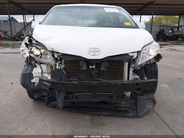 46266221 :رقم المزاد ، 5TDKK3DC9DS372528 vin ، 2013 Toyota Sienna Le V6 8 Passenger مزاد بيع