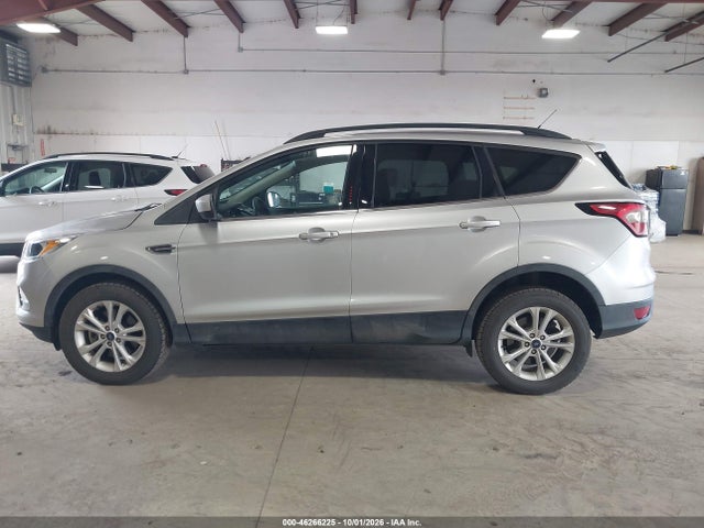 Продажа на аукционе авто 2018 Ford Escape Se, vin: 1FMCU9GD0JUD08547, номер лота: 46266225