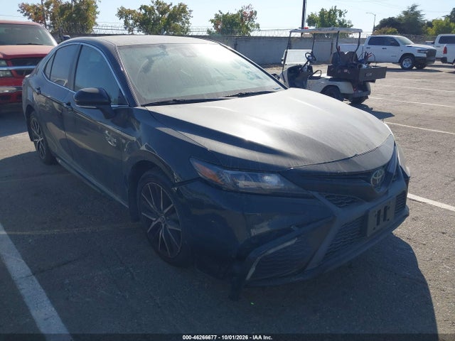 46266677 :رقم المزاد ، 4T1G11AK1PU744996 vin ، 2023 Toyota Camry Se مزاد بيع