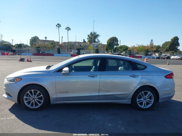 2018 Ford Fusion Hybrid Se მანქანა იყიდება აუქციონზე, vin: 3FA6P0LU6JR117531, აუქციონის ნომერი: 46266689