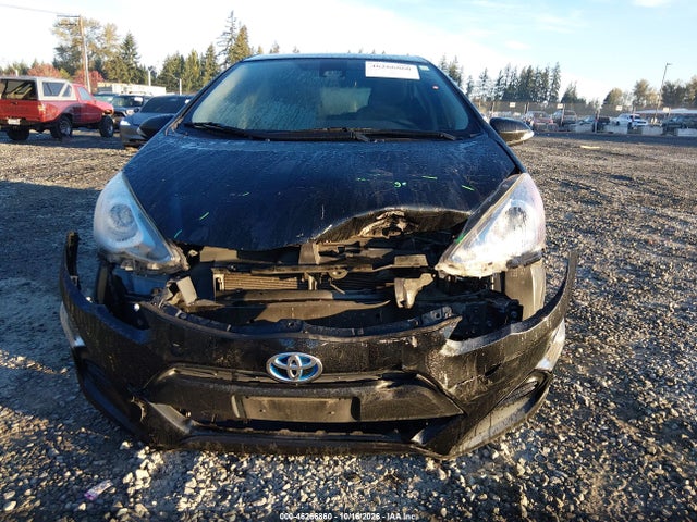 Toyota Prius C Two 2017 JTDKDTB36H1596078 Image 13