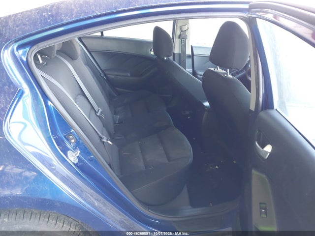 KIA FORTE LX 2017 3KPFK4A72HE080055 Image 8