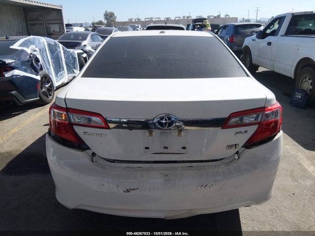 4T1BD1FKXEU116412 Toyota Camry Hybrid Xle