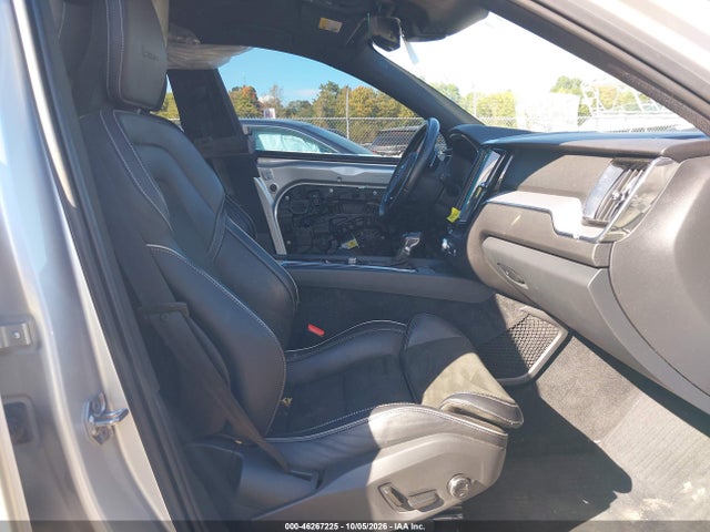 46267225 :رقم المزاد ، LYVA22RM3KB230301 vin ، 2019 Volvo Xc60 T6 R-design مزاد بيع