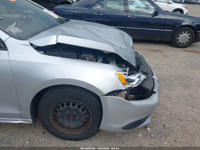 46267325 :رقم المزاد ، 3VW2K7AJ3EM221094 vin ، 2014 Volkswagen Jetta 2.0l S مزاد بيع