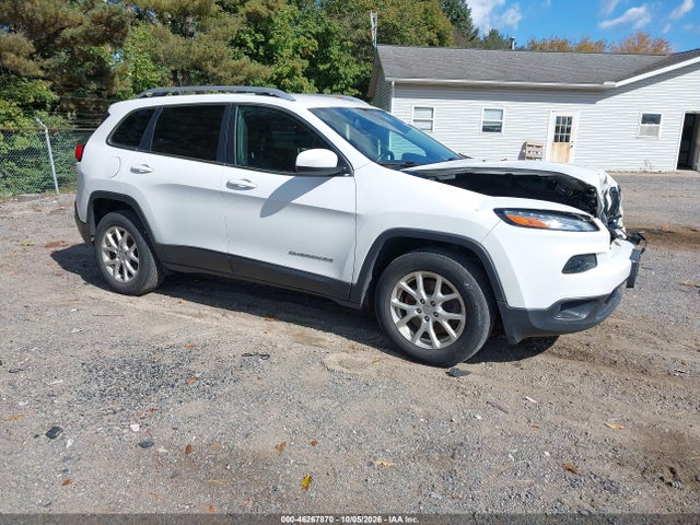 46267870 :رقم المزاد ، 1C4PJMCS3HW581986 vin ، 2017 Jeep Cherokee Latitude 4x4 مزاد بيع
