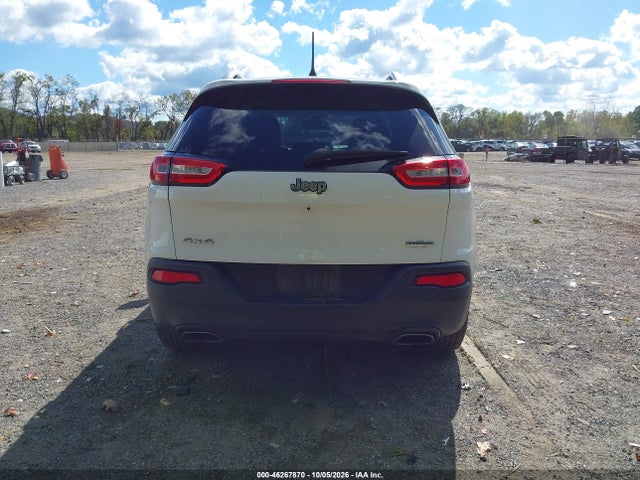 46267870 :رقم المزاد ، 1C4PJMCS3HW581986 vin ، 2017 Jeep Cherokee Latitude 4x4 مزاد بيع