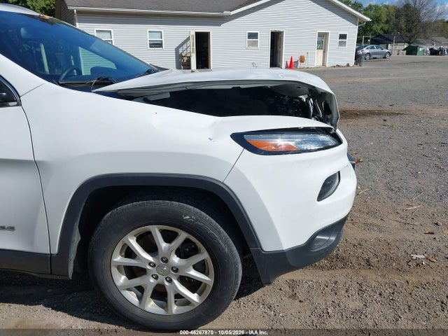 46267870 :رقم المزاد ، 1C4PJMCS3HW581986 vin ، 2017 Jeep Cherokee Latitude 4x4 مزاد بيع