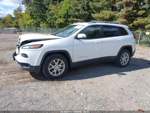 46267870 :رقم المزاد ، 1C4PJMCS3HW581986 vin ، 2017 Jeep Cherokee Latitude 4x4 مزاد بيع