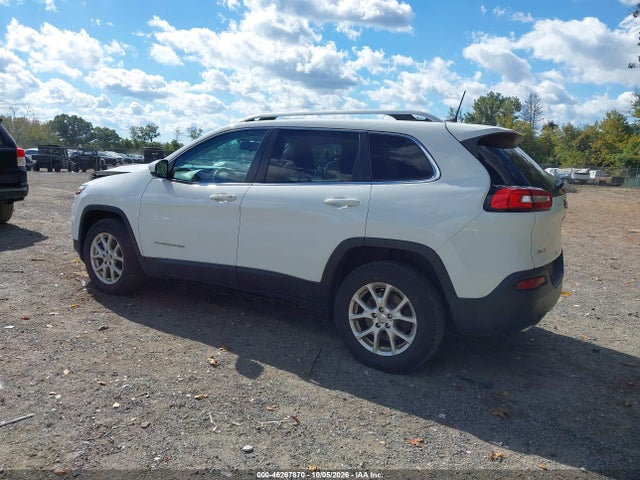 46267870 :رقم المزاد ، 1C4PJMCS3HW581986 vin ، 2017 Jeep Cherokee Latitude 4x4 مزاد بيع
