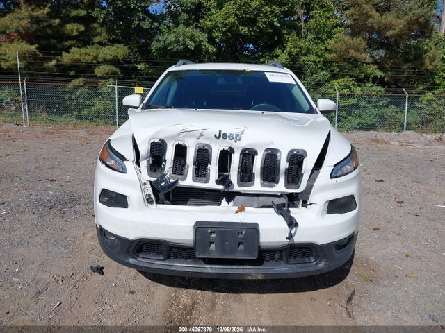 46267870 :رقم المزاد ، 1C4PJMCS3HW581986 vin ، 2017 Jeep Cherokee Latitude 4x4 مزاد بيع