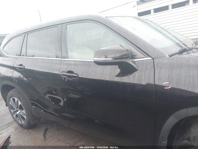 Продажа на аукционе авто 2020 Toyota Highlander Xle, vin: 5TDHZRBH2LS020588, номер лота: 46267909
