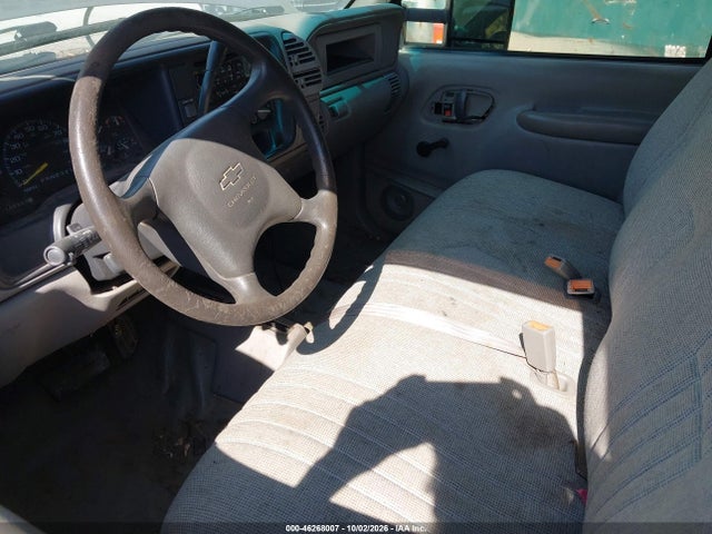 2000 Chevrolet K3500 მანქანა იყიდება აუქციონზე, vin: 1GCHK34J4YR206706, აუქციონის ნომერი: 46268007