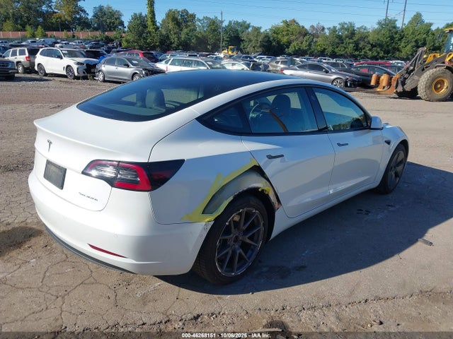 46268151 :رقم المزاد ، 5YJ3E1EB7NF306037 vin ، 2022 Tesla Model 3 Long Range Dual Motor All-wheel Drive مزاد بيع